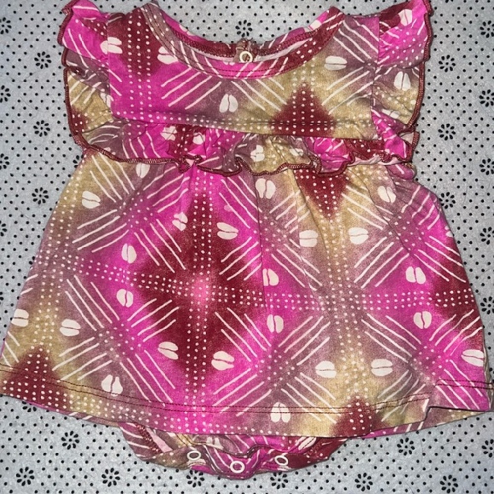 🛍CUTE LITTLE GIRLS ROMPER SIZE 0-3 Months 🛍